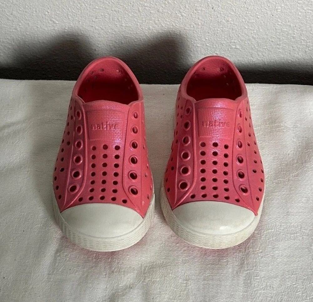 Native Shoes Kids Jefferson Shiny Pink Rubber Slip On Waterproof Girls Size 6